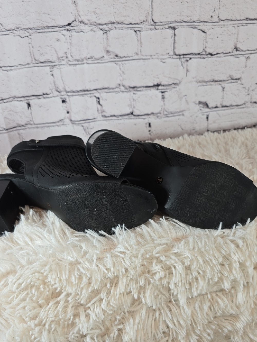 A.N.A. A New Approach 'Trout' Black Perforated Block Heel Sandals Size 8.5 - Picture 10 of 16